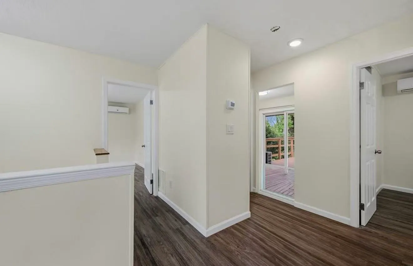 4 bed, 1500 sqft, $5,000 — Photo 2