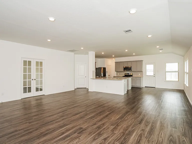723 Autumn Lake Ln — Photo 4