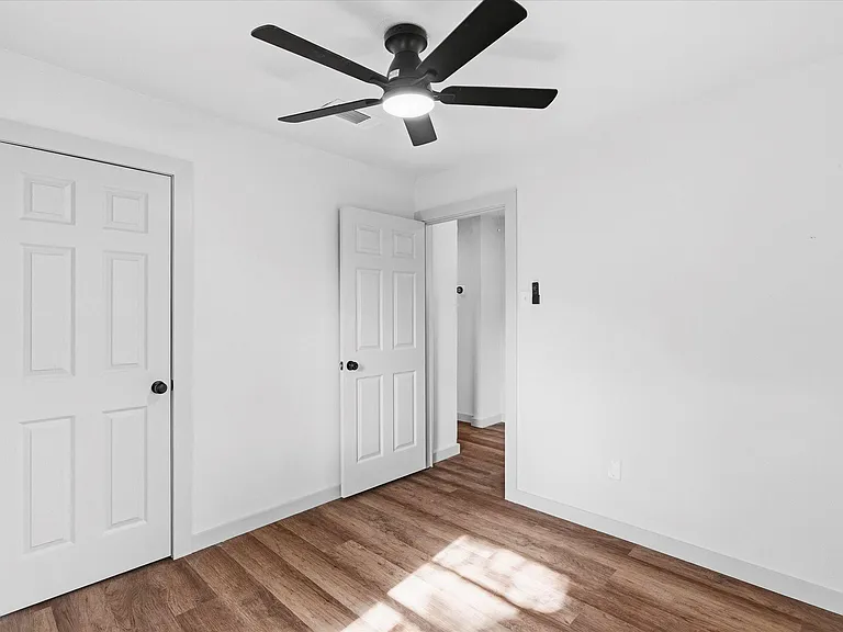 5718 Landino St — Photo 10