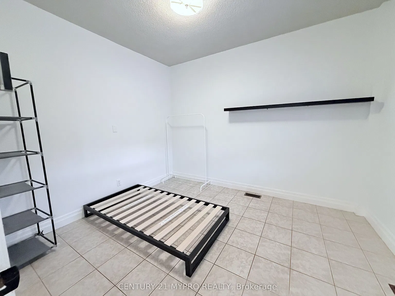 3 bed, $2,890 — Photo 4