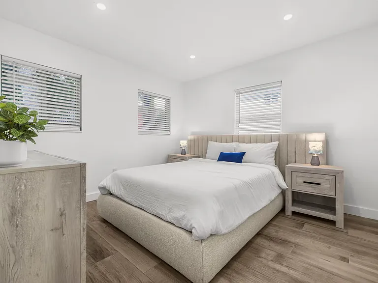 836 SW 4th Ave — Photo 20