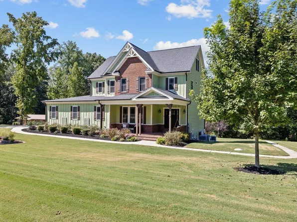 1616 Bowling Rd, Fuquay Varina, NC 27526