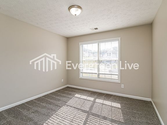4th image of 2250 Harmony Lakes Cir