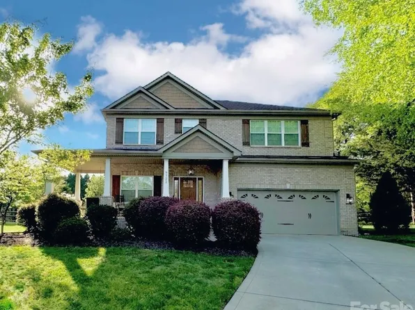 9722 Spring Crest Ct, Charlotte, NC 28269