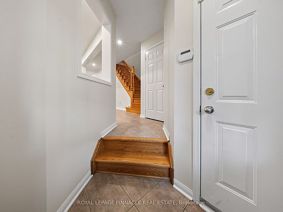 4th image of 787 Avocado Cres