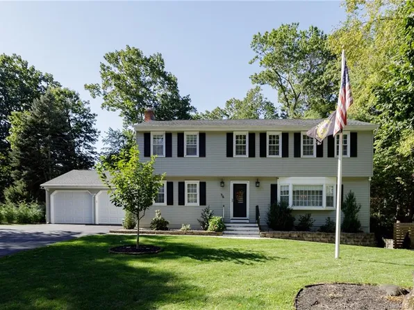 36 Humiston Brook Dr, Plantsville, CT 06479