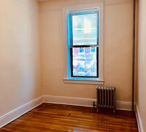 3rd image of 2570 42nd St APT 2F
