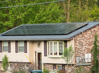 104 Baun Dr, Coraopolis, PA 15108