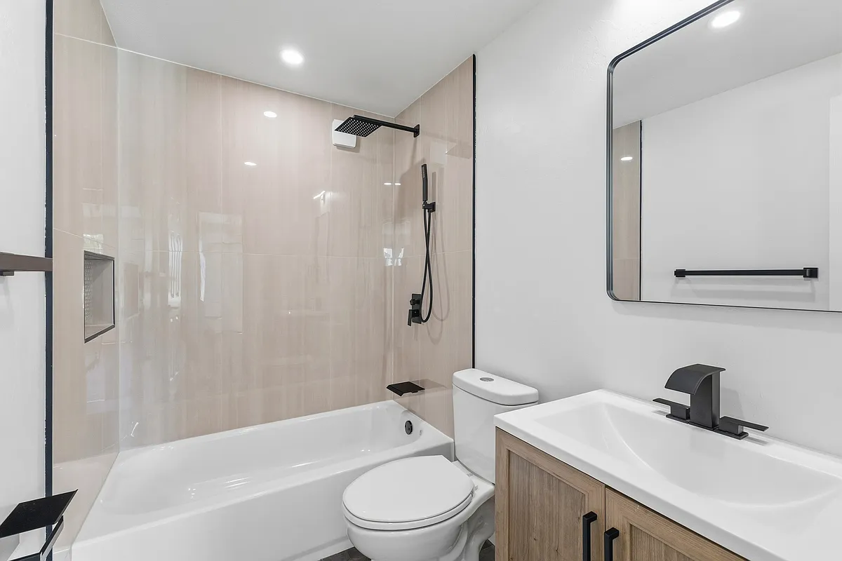 Building Photo - 13670 Dowitcher Dr
