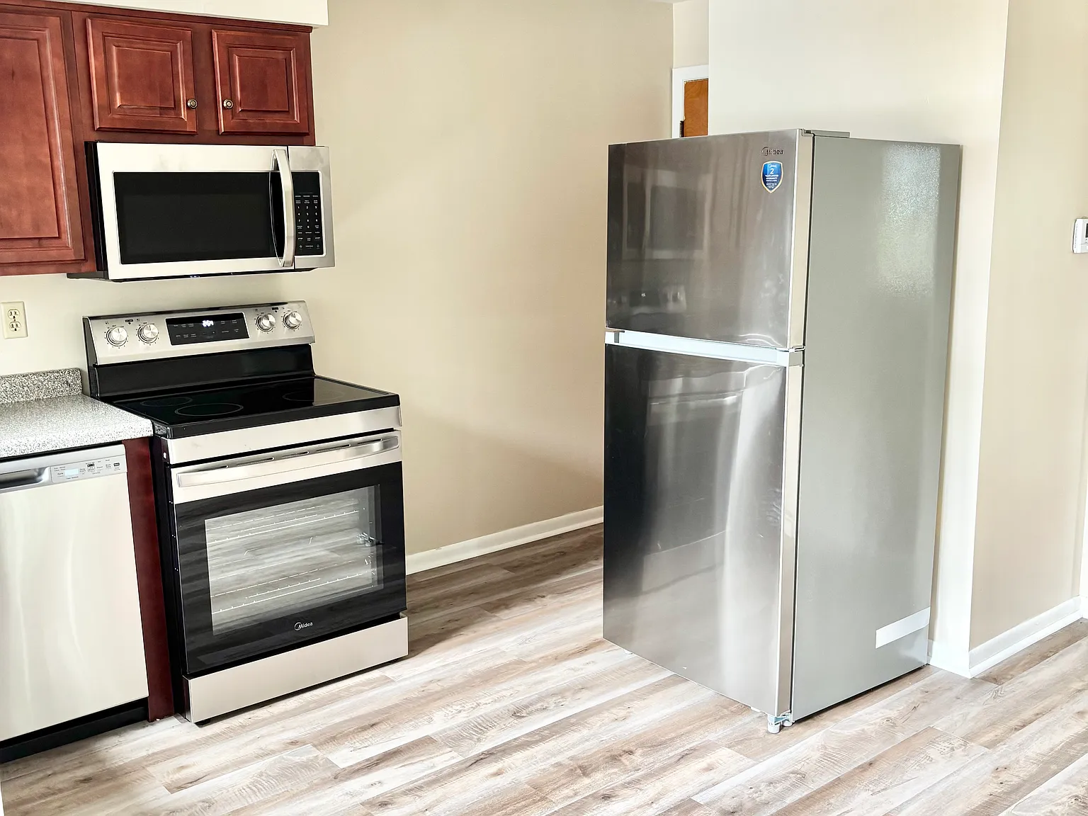 2 bed, $1,195 — Photo 2