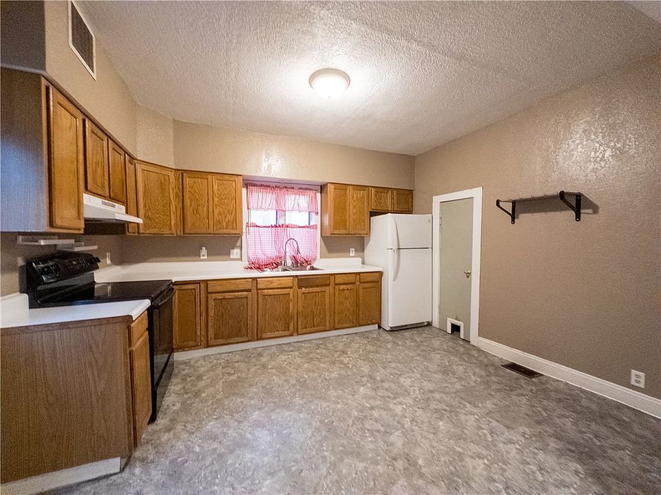 703 E Seminary Ave, Hoopeston, IL 60942 MLS 6228122 Zillow