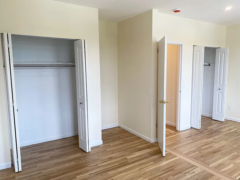 537 Warburton Ave #4 — Photo 3