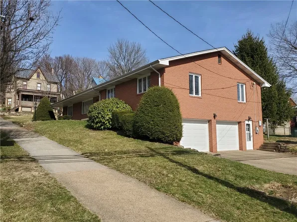 218 1st St, Leechburg, PA 15656