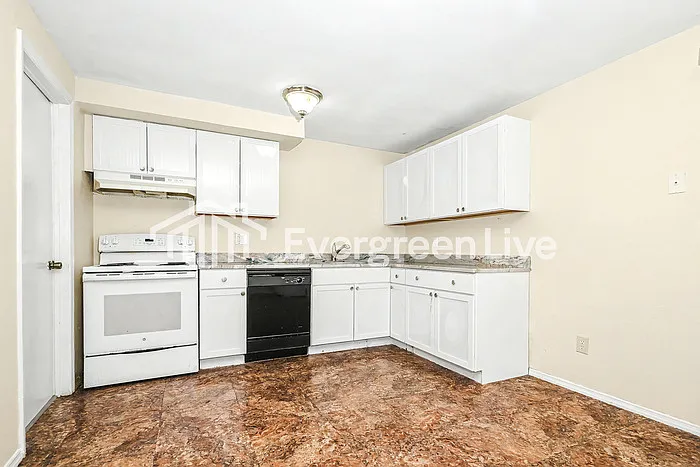 8305 Mount Carmel St — Photo 5