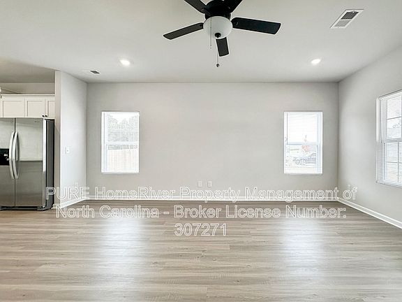 3rd image of 405 Chedworth Dr