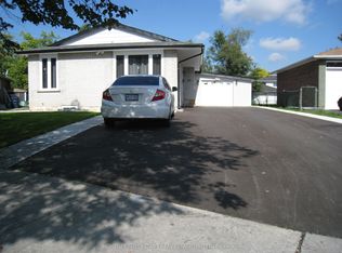 131 Alicewood Ct, Toronto, ON M9V3Y1