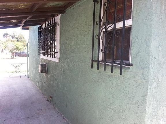 3rd image of 748 W Century Blvd