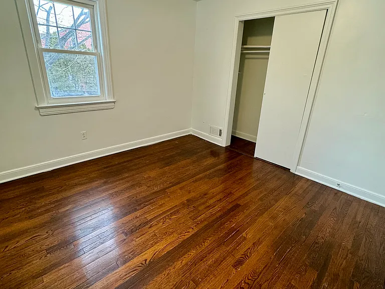 8 Plymouth St — Photo 13