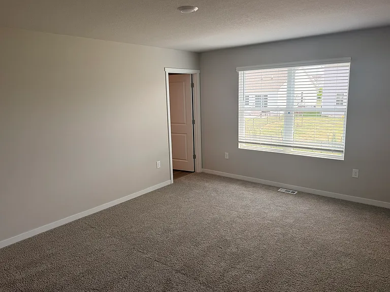 513 Kinley Dr — Photo 10