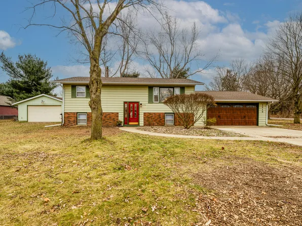 2910 Chabot Rd, Benton Harbor, MI 49022
