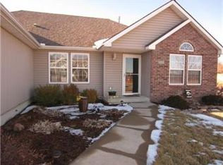 702 SW Woodland Cir, Grain Valley, MO 64029