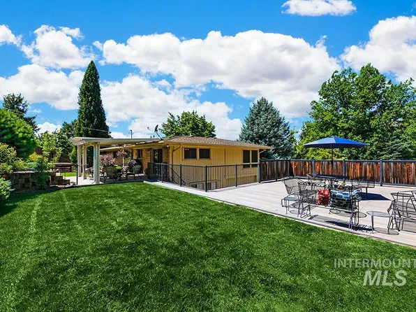 927 W Ranch Rd, Boise, ID 83702