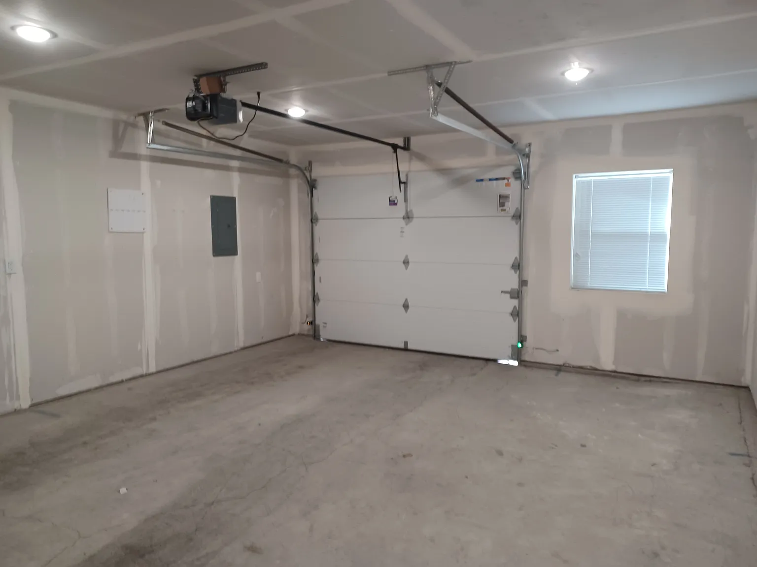 2 bed, 2.5 bath, 1227 sqft, $2,199 — Photo 3