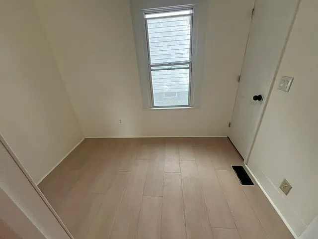 219 E Bridge St — Photo 14