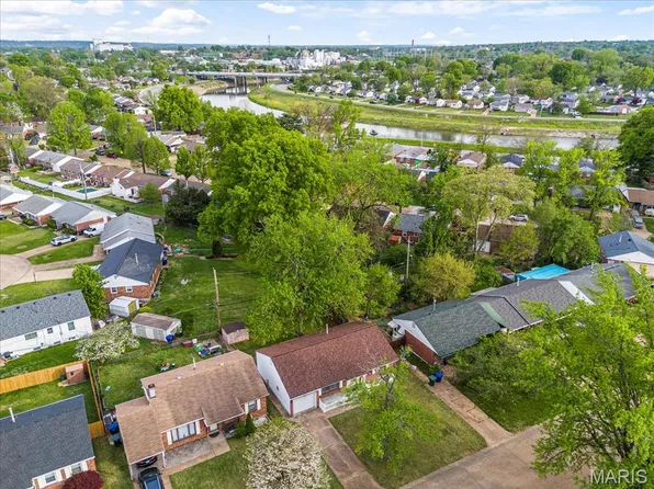 7340 Coronado Ave, Saint Louis, MO 63116