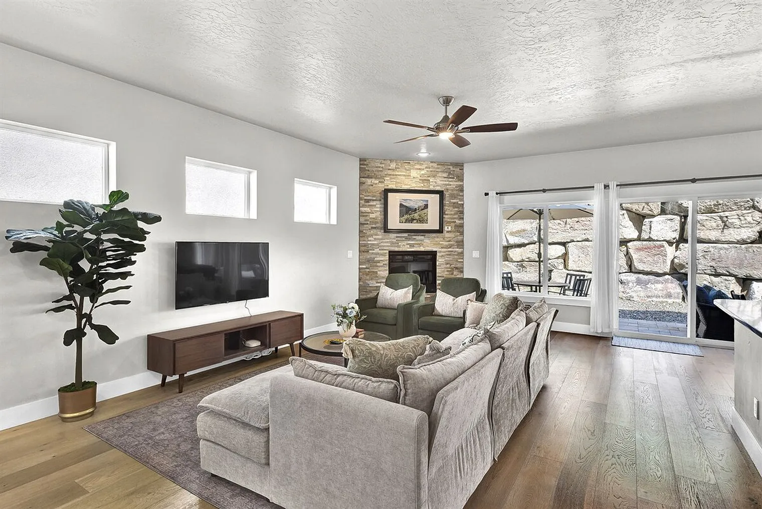 3 bed, 2.5 bath, 1894 sqft, $5,491 — Photo 1