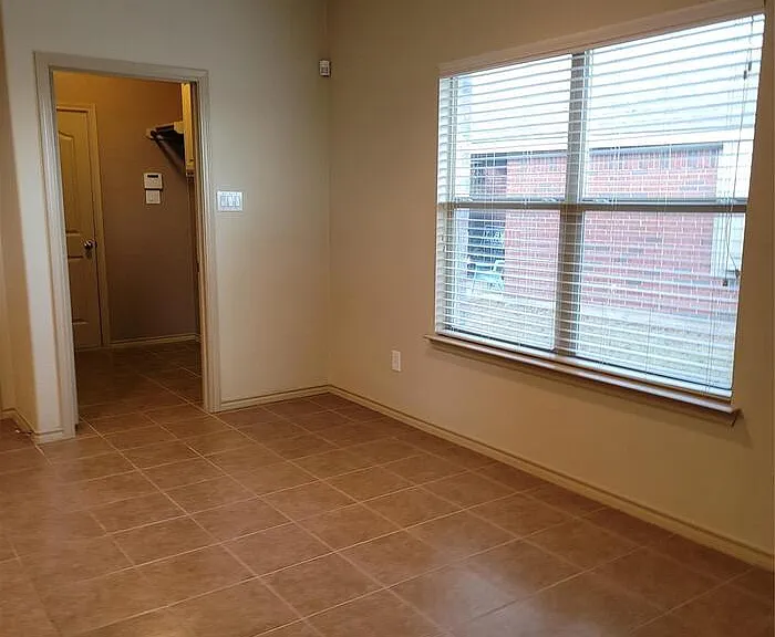 817 Jodie Dr — Photo 7