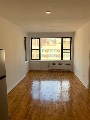 Rented by Dynamik Realty | media 10