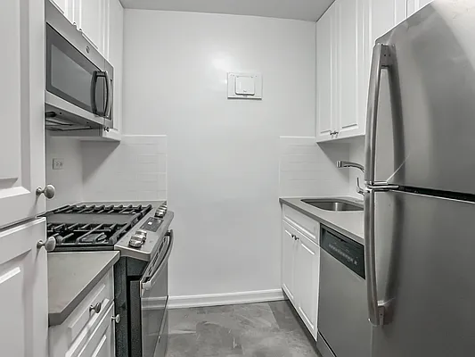 Rented by Brown Harris Stevens | media 5