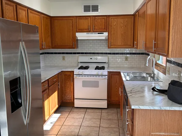1864 Normandy Dr #B-1866, Wooster, OH 44691