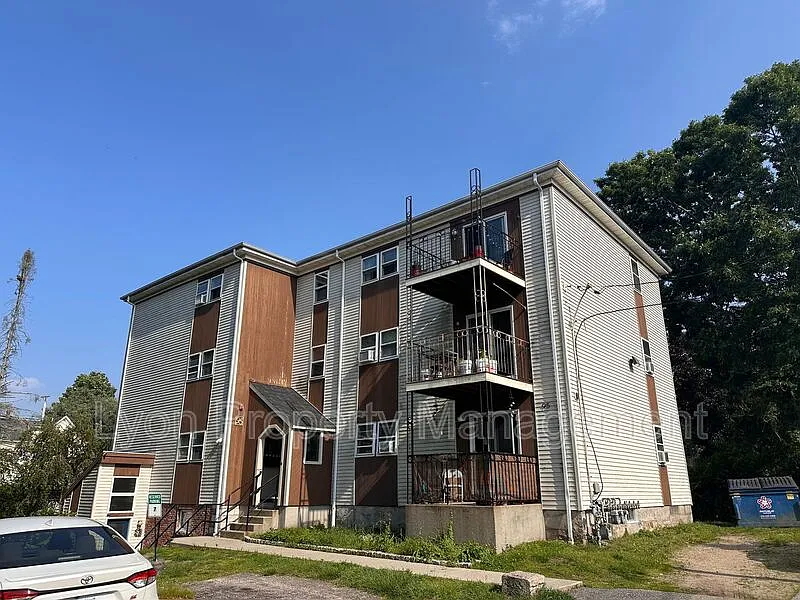 Building Photo - 95 Victor St #6