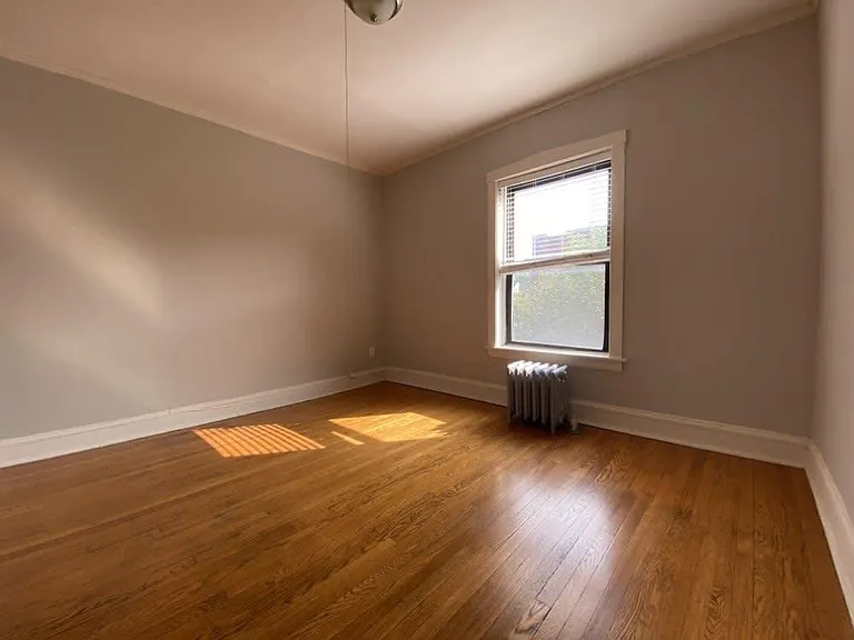 801 W Cornelia — Photo 11