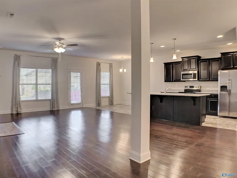 210 Properzi Way SW — Photo 4