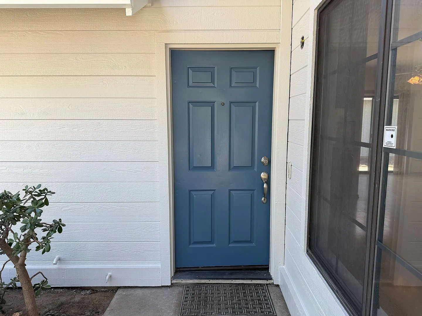 Single story home convenient to shopping & freeway access! — Photo 4