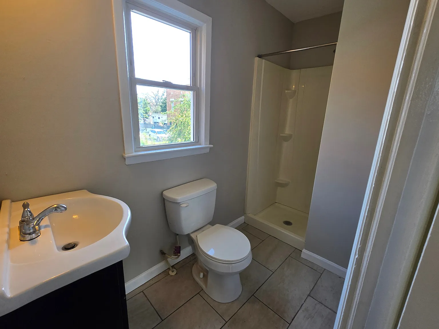 Studio, 675 sqft, $1,500 — Photo 3