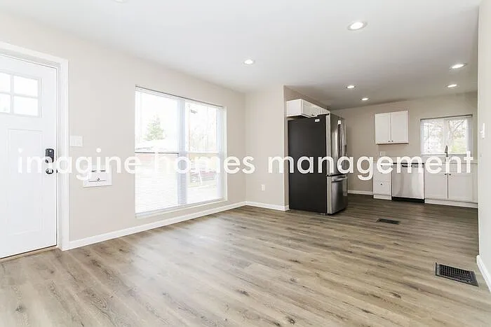 4963 Schroer Ave — Photo 4