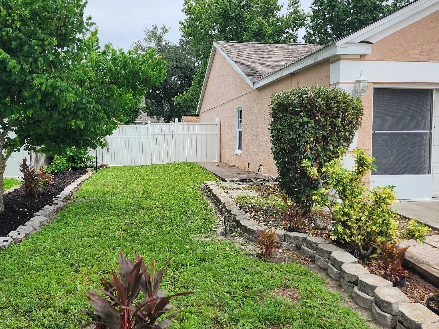 3 bed, 1650 sqft, $2,300 — Photo 2
