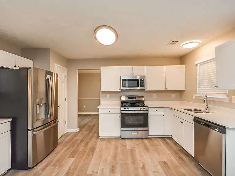 5621 Winchester Pl — Photo 6