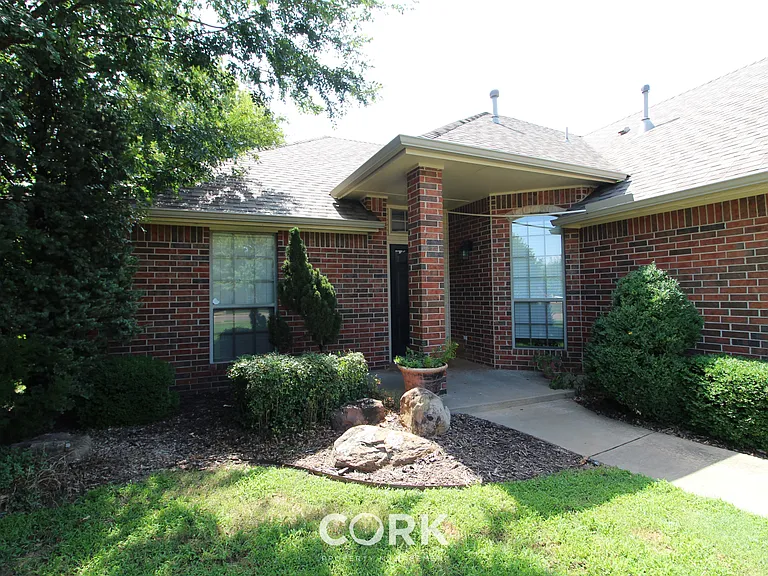 2808 Stonebrook Rd — Photo 3