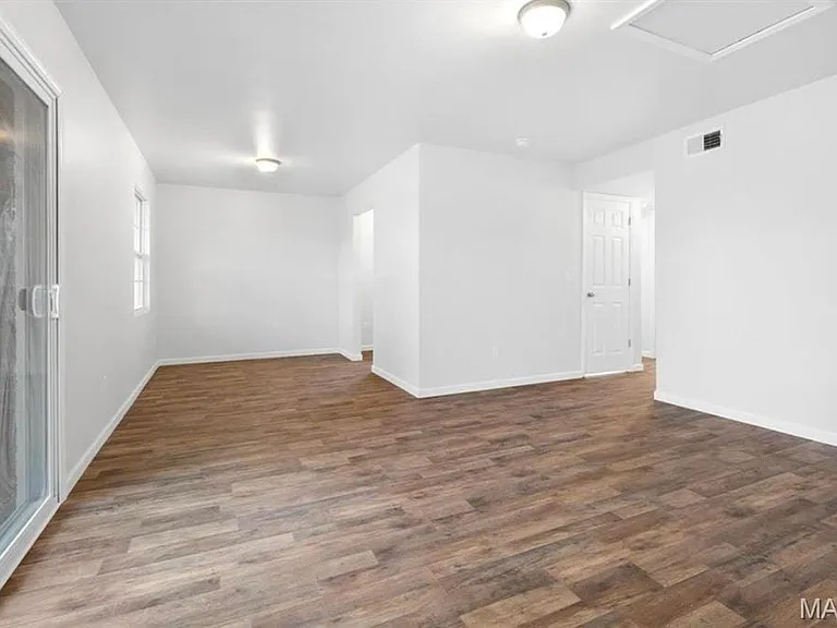 6905 Colonial Woods Dr #2 — Photo 7