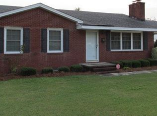 202 School St, La Grange, NC 28551
