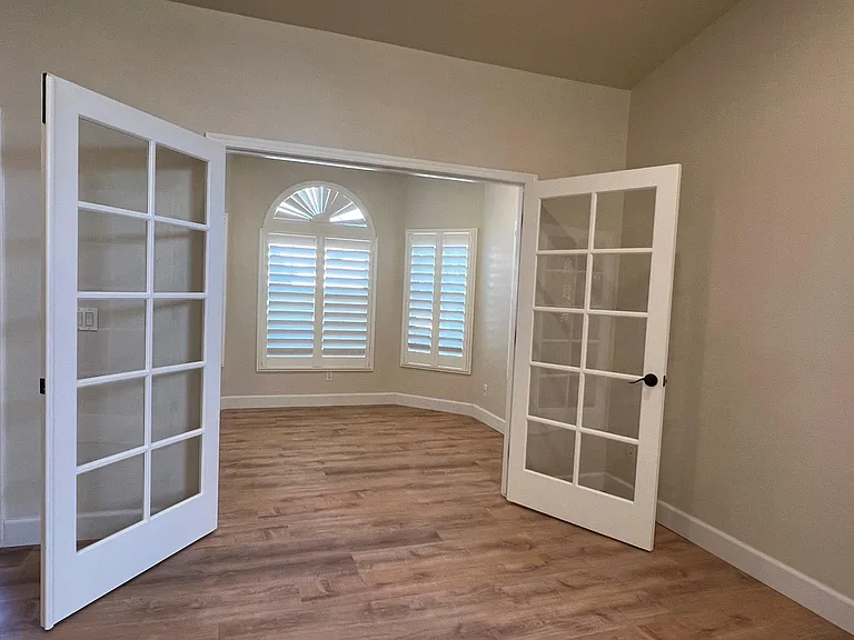 1733 W Commerce Ave — Photo 17