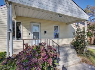 521 Oregon Way, Longview, WA 98632