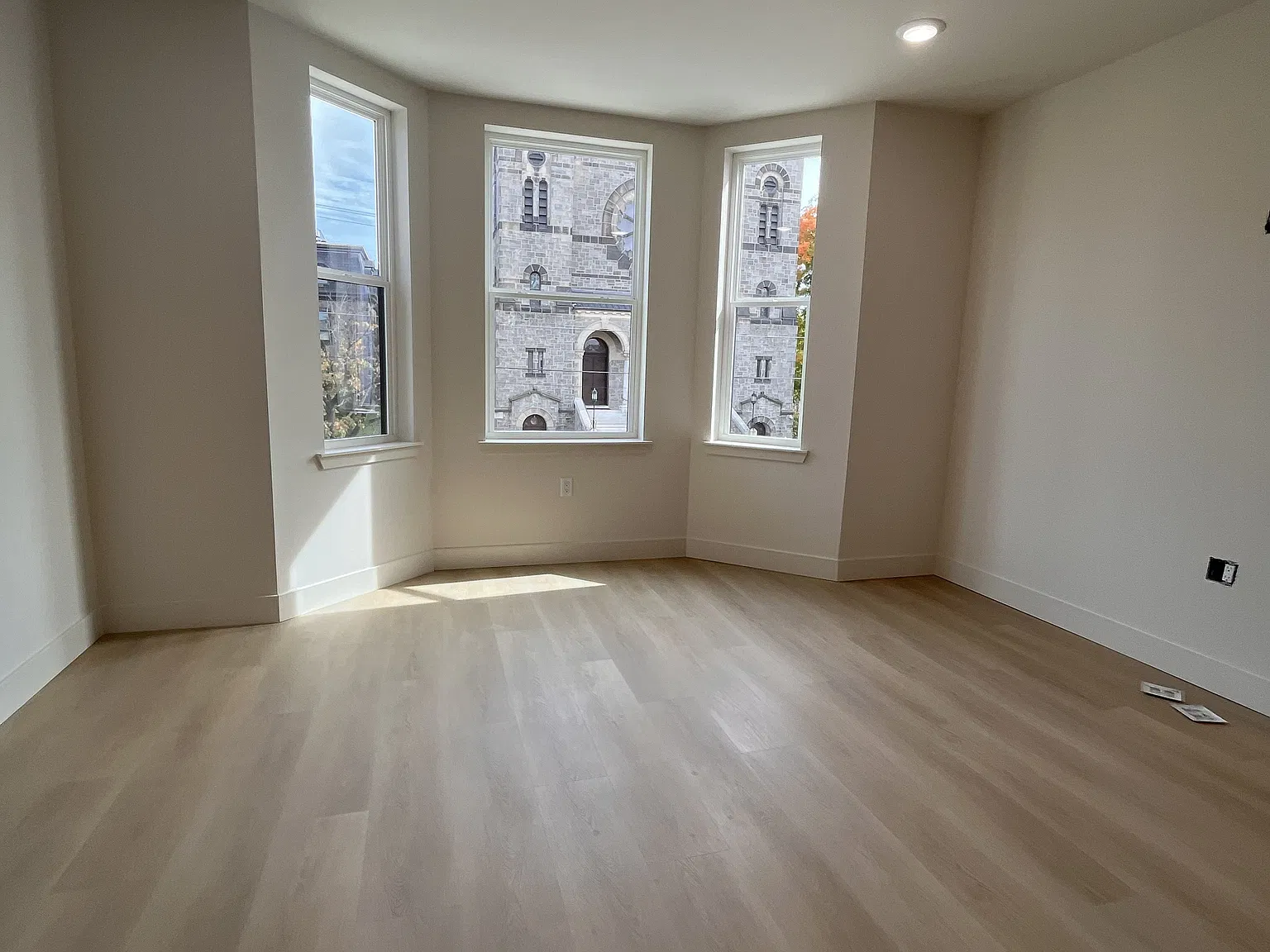 531 E Chelten Ave — Photo 3