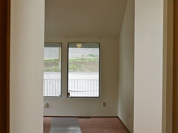 5th image of 1348 Boise St