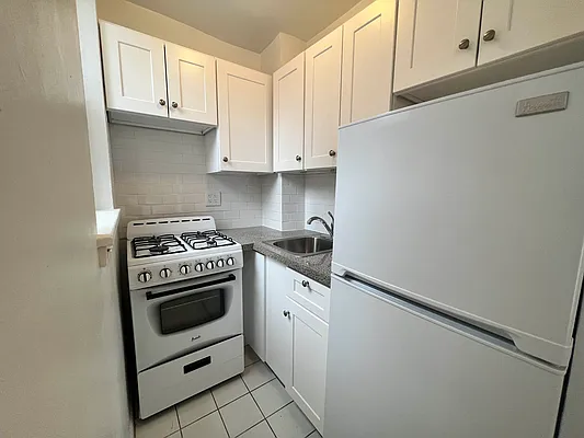 Rented by Oxford Property Group | media 11